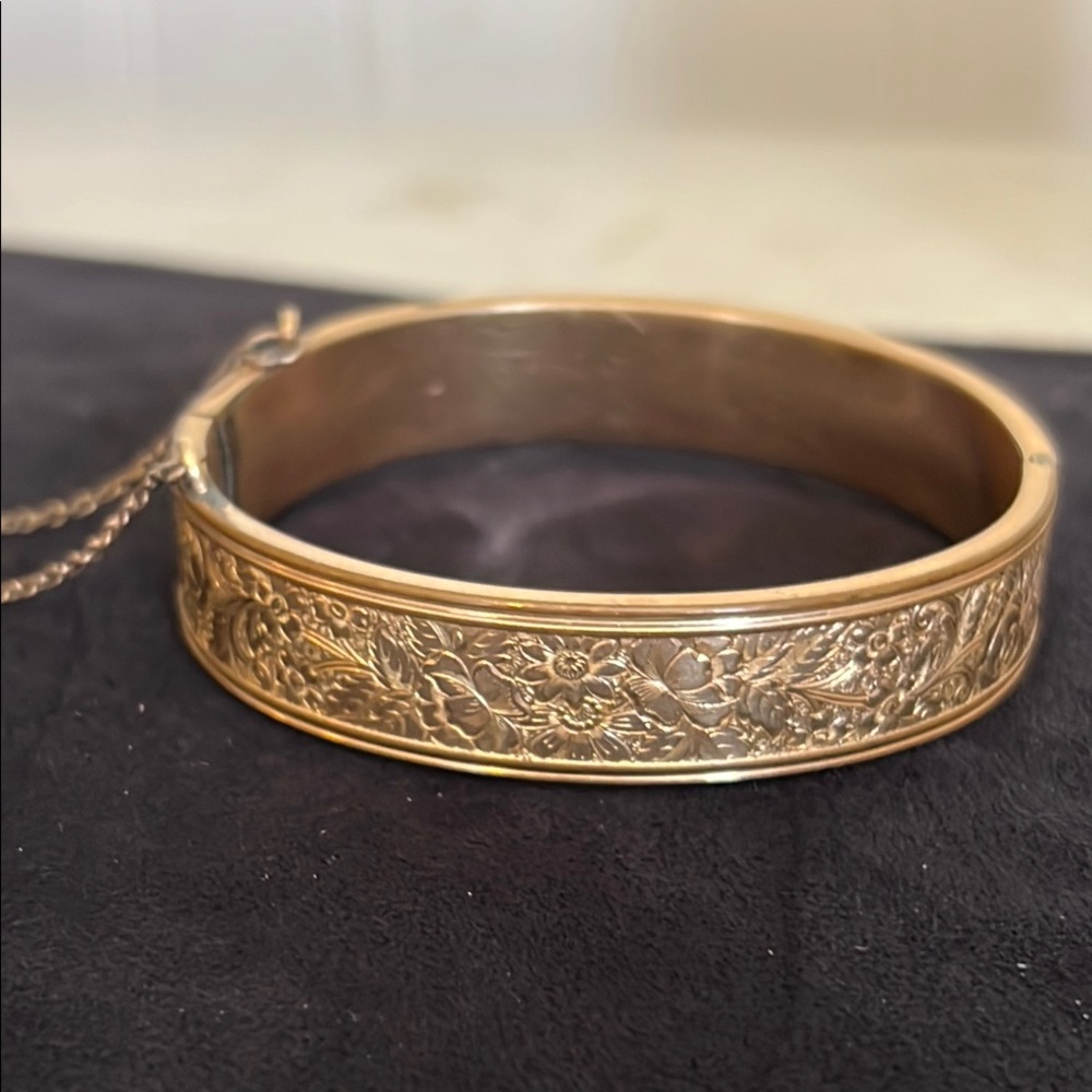 Vintage gold filled Elegant hinged Floral Bracelet